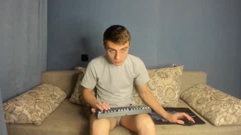 bristlebback online show from 10-18-25, 04:19