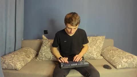 bristlebback online show from 11-16-25, 03:39