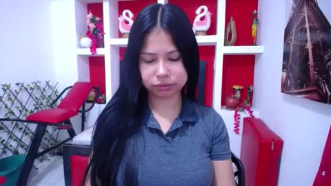 Snapshot of britanyx1 chatting on 11-18-25, 12:31 britanyx1 online show from 11-18-25, 12:31