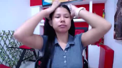 Snapshot of britanyx1 chatting on 12-02-25, 12:21 britanyx1 online show from 12-02-25, 12:21