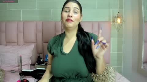 Snapshot of brithanyadams chatting on 01-17-25, 02:39 brithanyadams online show from 01-17-25, 02:39