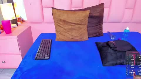 Snapshot of brithanyslim chatting on 01-07-25, 11:24 brithanyslim online show from 01-07-25, 11:24