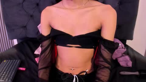 Snapshot of brithanysummer chatting on 01-16-26, 05:44 brithanysummer online show from 01-16-26, 05:44