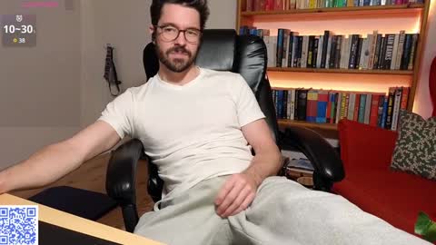 Snapshot of britishpoet chatting on 01-11-25, 05:51 Callum online show from 01-11-25, 05:51