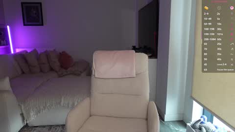 Snapshot of britishsofia chatting on 02-12-26, 01:17 British Sofia online show from 02-12-26, 01:17