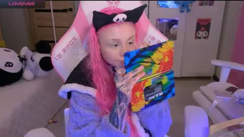 Britney online show from 10-22-25, 05:34