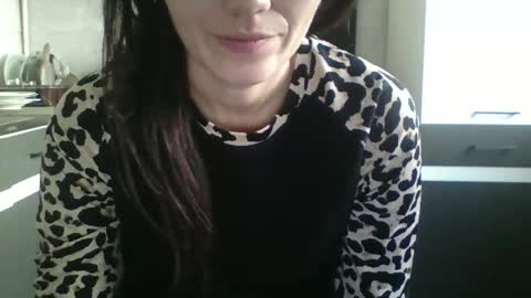 Snapshot of britneyamy chatting on 12-13-24, 02:16 Britney online show from 12-13-24, 02:16
