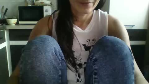 Snapshot of britneyamy chatting on 12-19-24, 02:13 Britney online show from 12-19-24, 02:13