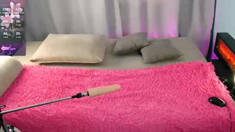 Snapshot of britneyfoxxxx1 chatting on 03-04-26, 04:07 Britney. Part-time devil online show from 03-04-26, 04:07