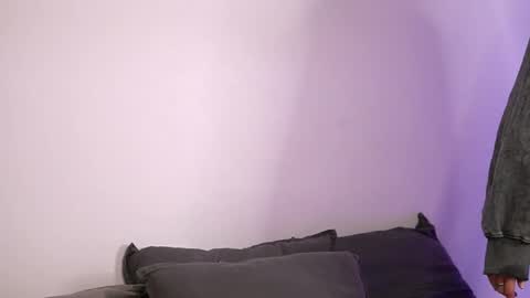 Snapshot of britneyhudson chatting on 10-06-25, 05:49 britneyhudson online show from 10-06-25, 05:49