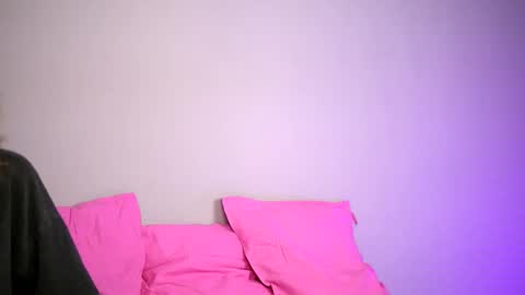 Snapshot of britneyhudson chatting on 10-27-25, 05:00 britneyhudson online show from 10-27-25, 05:00