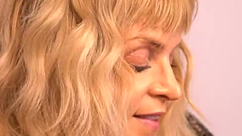 Snapshot of britneyhudson chatting on 11-20-25, 04:12 britneyhudson online show from 11-20-25, 04:12