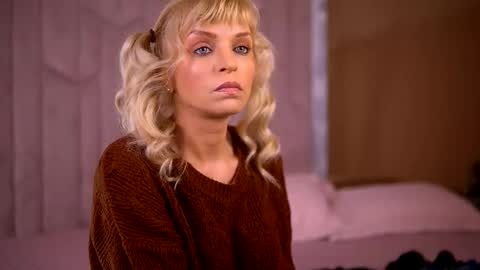 Snapshot of britneyhudson chatting on 12-01-25, 05:12 britneyhudson online show from 12-01-25, 05:12