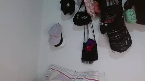 maru miaw   Please help me to reach 100 thumbs up online show from 10-01-25, 01:11