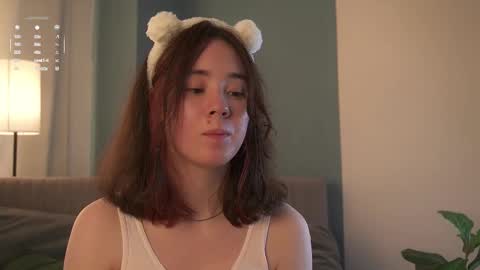 Snapshot of britthe chatting on 09-19-25, 11:11 Lina online show from 09-19-25, 11:11