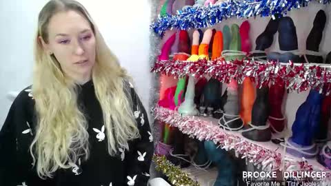 Brooke1993 online show from 12-15-25, 07:51