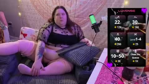 Snapshot of brookenicole3 chatting on 04-23-26, 01:29 Madam Brooke online show from 04-23-26, 01:29