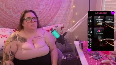 Snapshot of brookenicole3 chatting on 05-11-26, 08:50 Madam Brooke online show from 05-11-26, 08:50