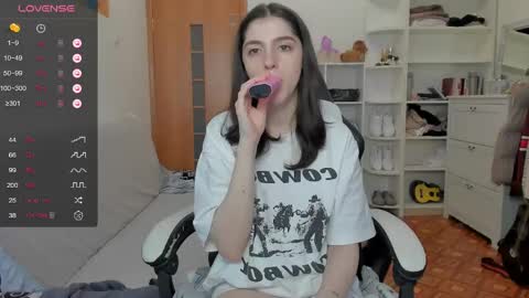 broosnica1 online show from 04-13-26, 07:47