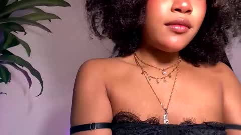 Snapshot of browngirl69 chatting on 10-01-25, 08:26 miss muller online show from 10-01-25, 08:26