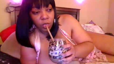 Snapshot of brownroundrenee chatting on 01-12-25, 10:45 brownroundrenee online show from 01-12-25, 10:45