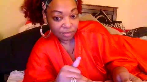 Snapshot of brownroundrenee chatting on 02-08-25, 09:57 brownroundrenee online show from 02-08-25, 09:57