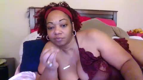 Snapshot of brownroundrenee chatting on 09-08-25, 03:33 brownroundrenee online show from 09-08-25, 03:33