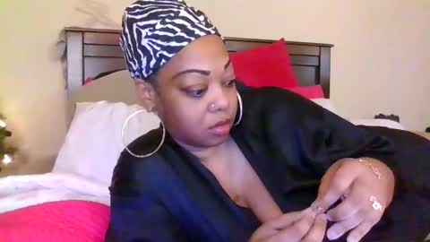 brownroundrenee online show from 12-15-25, 11:03