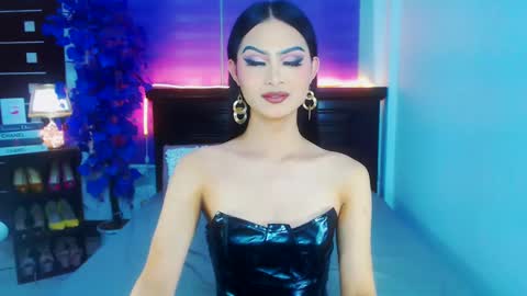 Snapshot of brownsausageroberta chatting on 12-18-24, 11:02 Roberta  GODDESS OF PLEASURE AND SEXUALDESIRE   online show from 12-18-24, 11:02