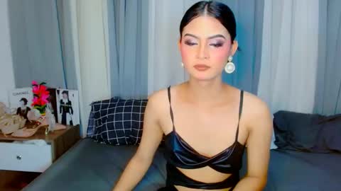 Snapshot of brownsausageroberta chatting on 09-11-25, 05:29 Roberta  GODDESS OF PLEASURE AND SEXUALDESIRE   online show from 09-11-25, 05:29
