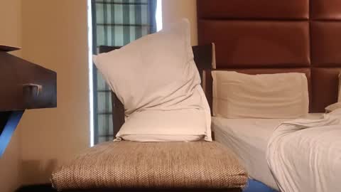 brownuncut3019 online show from 03-01-25, 04:37