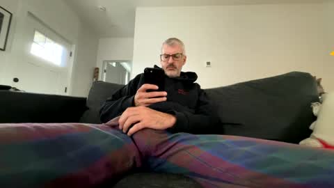 Bruce online show from 09-25-25, 01:15