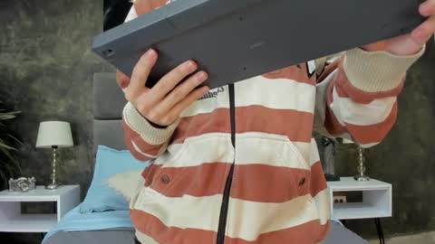 Bruce Hans online show from 11-18-25, 11:36