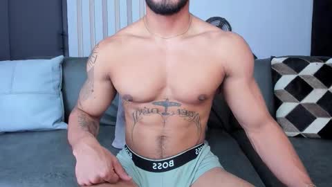 Snapshot of bruce_roldan chatting on 10-10-25, 01:37 bruce roldan online show from 10-10-25, 01:37