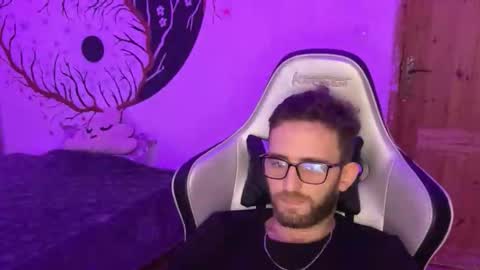 Snapshot of brulink103 chatting on 09-15-25, 01:33 ganjatalks online show from 09-15-25, 01:33