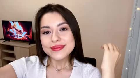 Lina online show from 10-14-25, 01:34