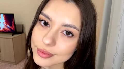 Lina online show from 10-18-25, 01:34