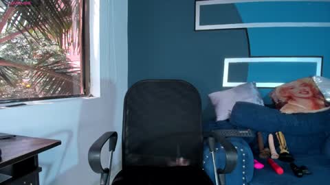 Snapshot of brunettesexyy0 chatting on 01-21-25, 04:05 brunette online show from 01-21-25, 04:05