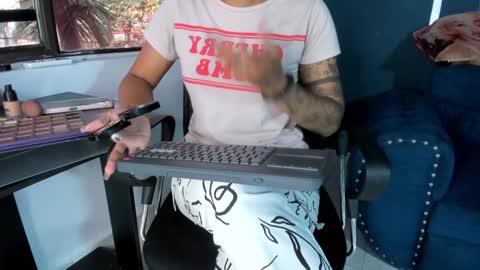 Snapshot of brunettesexyy0 chatting on 01-26-25, 06:58 brunette online show from 01-26-25, 06:58