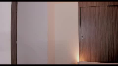 Snapshot of brunnahart chatting on 10-16-25, 08:43     online show from 10-16-25, 08:43