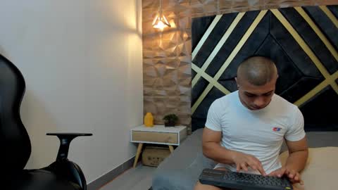 Snapshot of bruno_cavalli chatting on 01-15-25, 10:24 BRUNNO online show from 01-15-25, 10:24