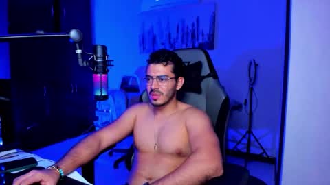 Snapshot of bruno_diaz31 chatting on 11-15-25, 11:21 Bruno online show from 11-15-25, 11:21