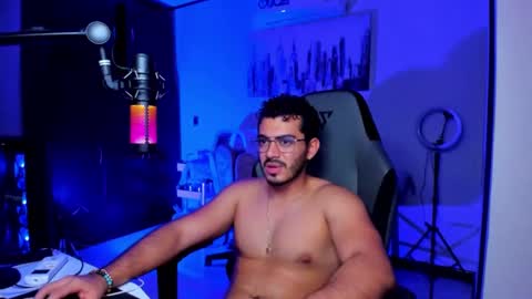 Snapshot of bruno_diaz31 chatting on 11-21-25, 02:21 Bruno online show from 11-21-25, 02:21