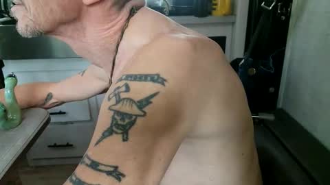 Steve... aka SkinnieDippin aka TimberTramp online show from 12-01-25, 06:46