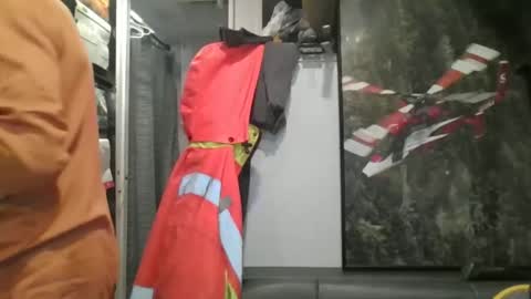 Steve... aka SkinnieDippin aka TimberTramp online show from 01-06-26, 11:40