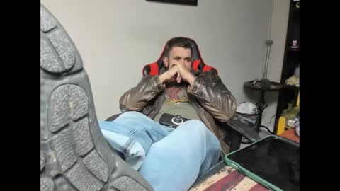 Snapshot of brutalmaster1983 chatting on 10-28-25, 07:38 BRUTALMASTER1983 online show from 10-28-25, 07:38