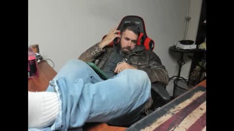 Snapshot of brutalmaster1983 chatting on 11-25-25, 07:52 BRUTALMASTER1983 online show from 11-25-25, 07:52