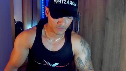 Snapshot of bryan_boy_ chatting on 12-07-24, 12:08 bryan online show from 12-07-24, 12:08