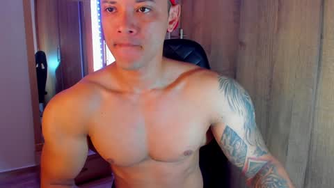 Snapshot of bryan_boy_ chatting on 12-20-24, 02:49 bryan online show from 12-20-24, 02:49