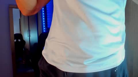 Snapshot of bryan_boy_ chatting on 01-31-25, 02:37 bryan online show from 01-31-25, 02:37